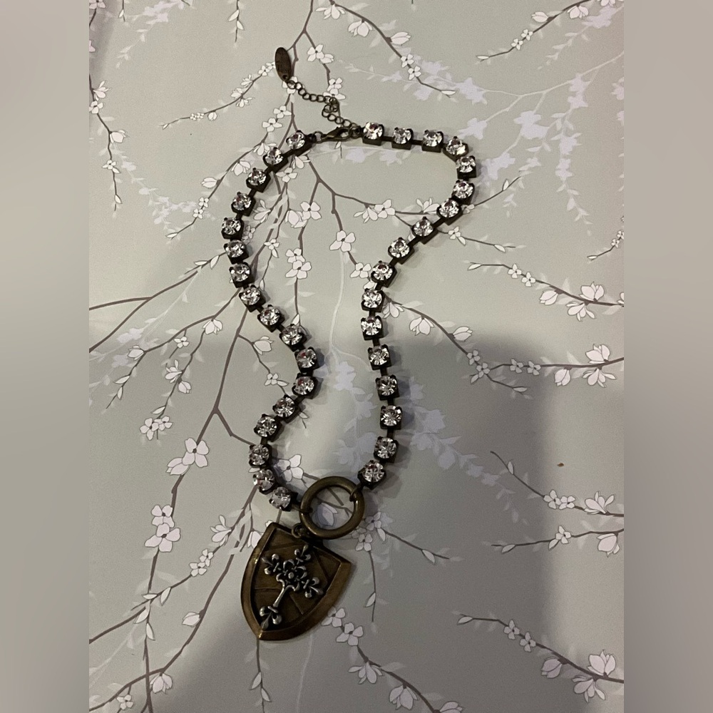 Plunder | Velma Elegant Silver and Gold Pendant Necklace - Picture 6 of 9